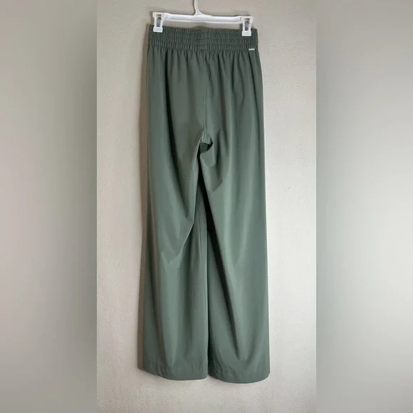 Vuori Villa Wideleg Lightweight Pants VW4047 Pistachio size Small - Picture 2 of 7